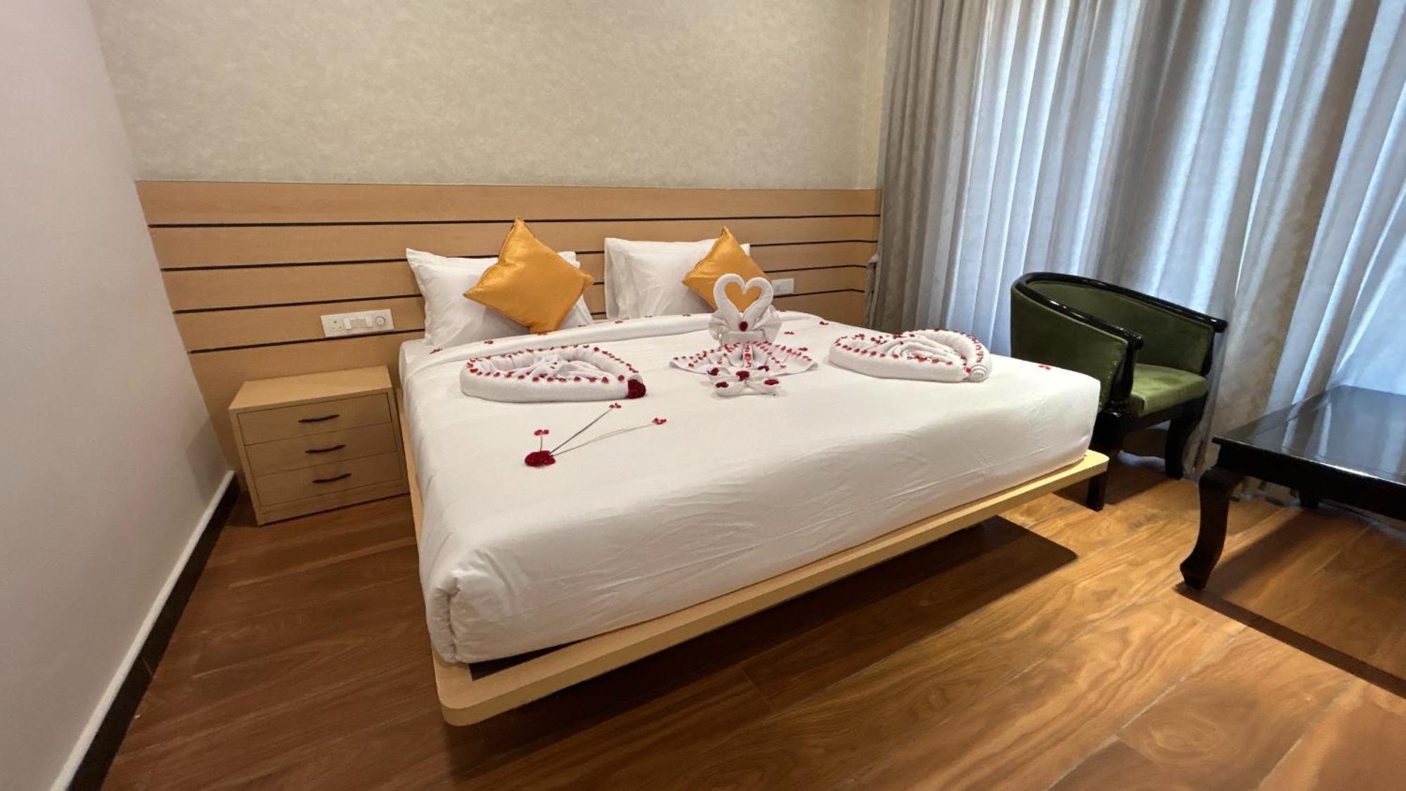 Serene Resort Hyderabad Shamshabad Eksteriør billede
