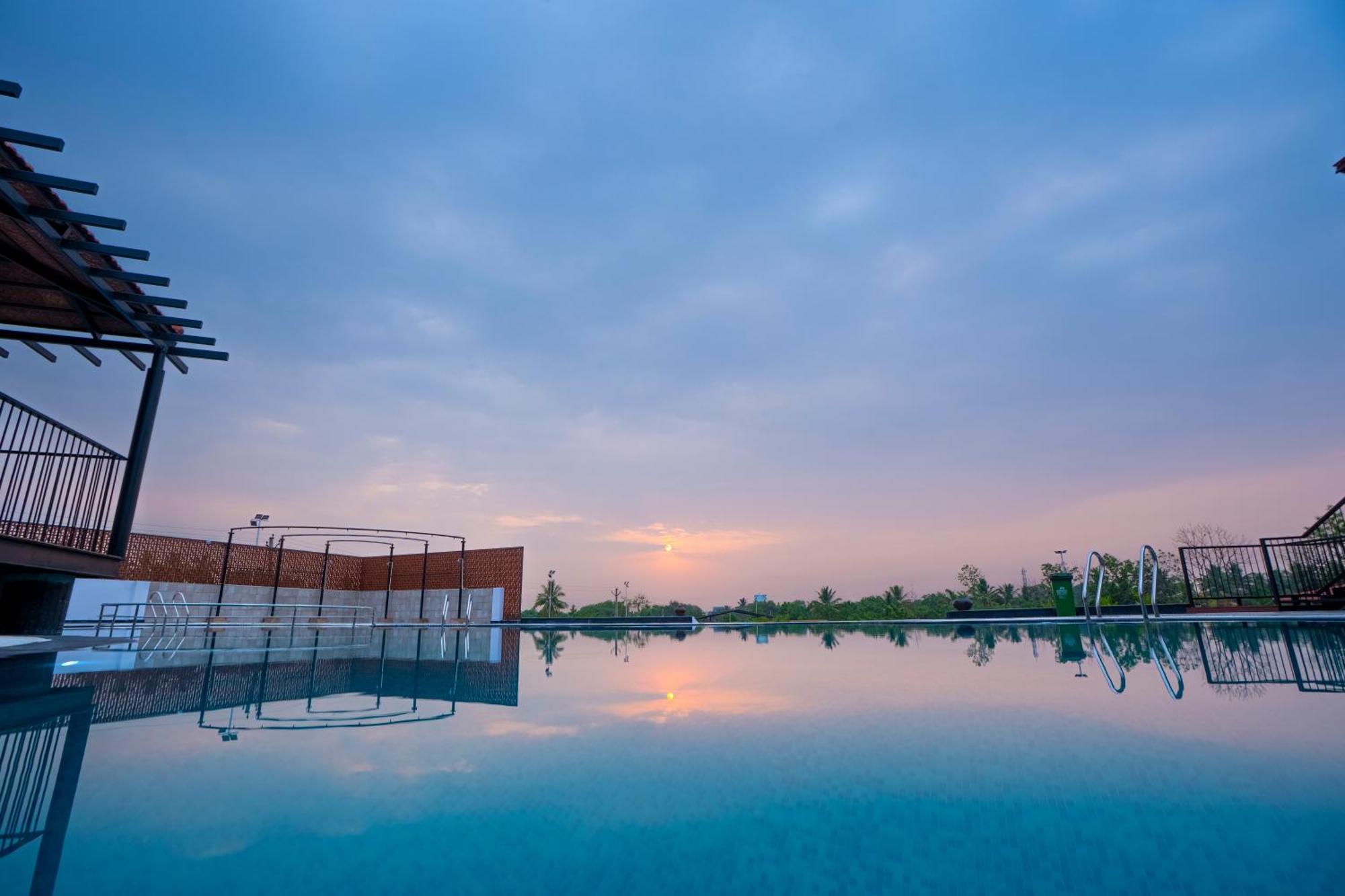 Serene Resort Hyderabad Shamshabad Eksteriør billede