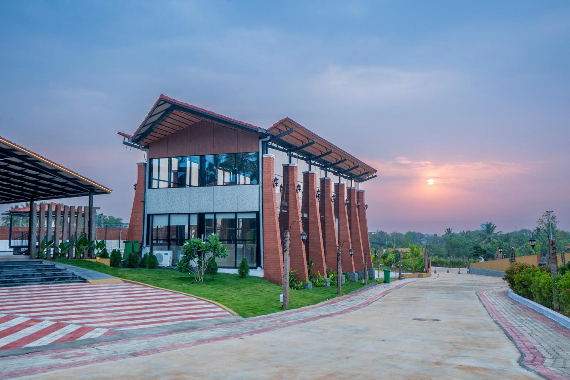 Serene Resort Hyderabad Shamshabad Eksteriør billede