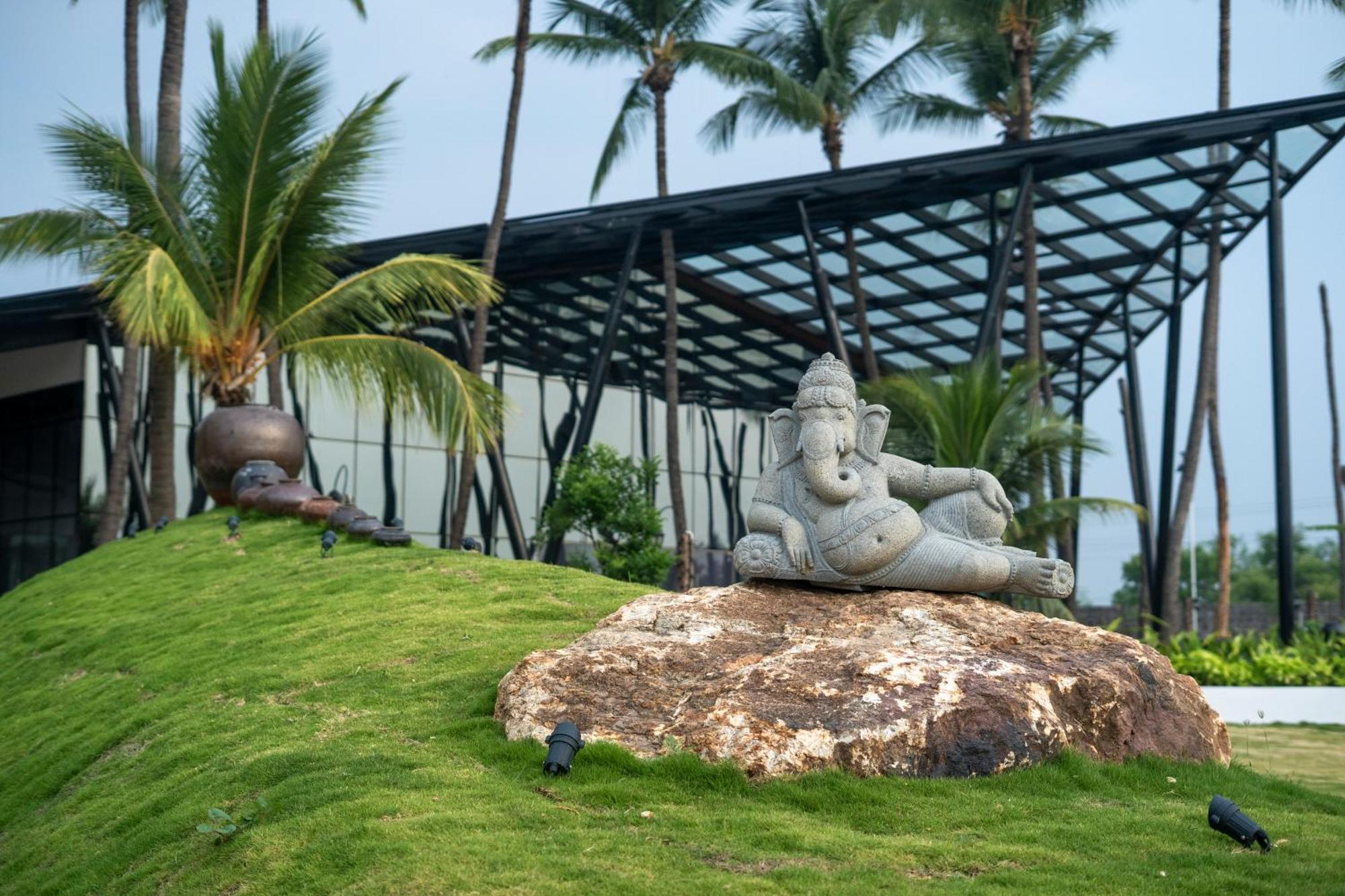 Serene Resort Hyderabad Shamshabad Eksteriør billede