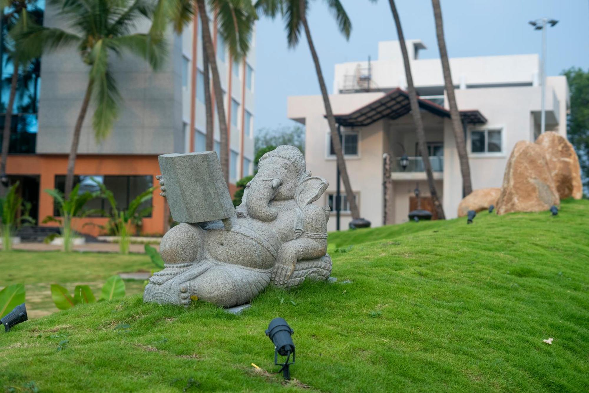 Serene Resort Hyderabad Shamshabad Eksteriør billede